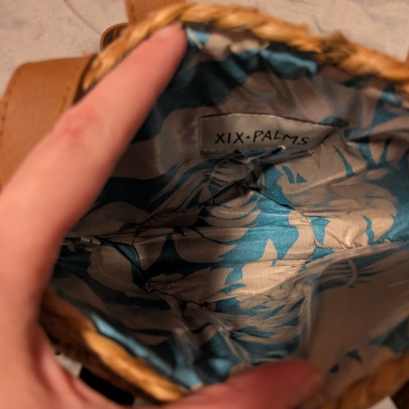 XIX Palms boho insulated cooler beach/picnic bag with towel/blanket straps - Picture 7 of 8